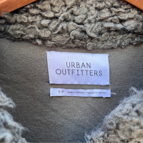 Urban Outfitters Palmer Sherpa Shirt Jacket Sweater Green Womens Small S - Picture 14 of 16